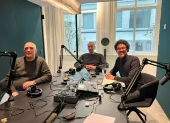 Podcast in gesprek met lokale veranderaars jamal en hoscar over economische dak en thuisloze mensen 700x480